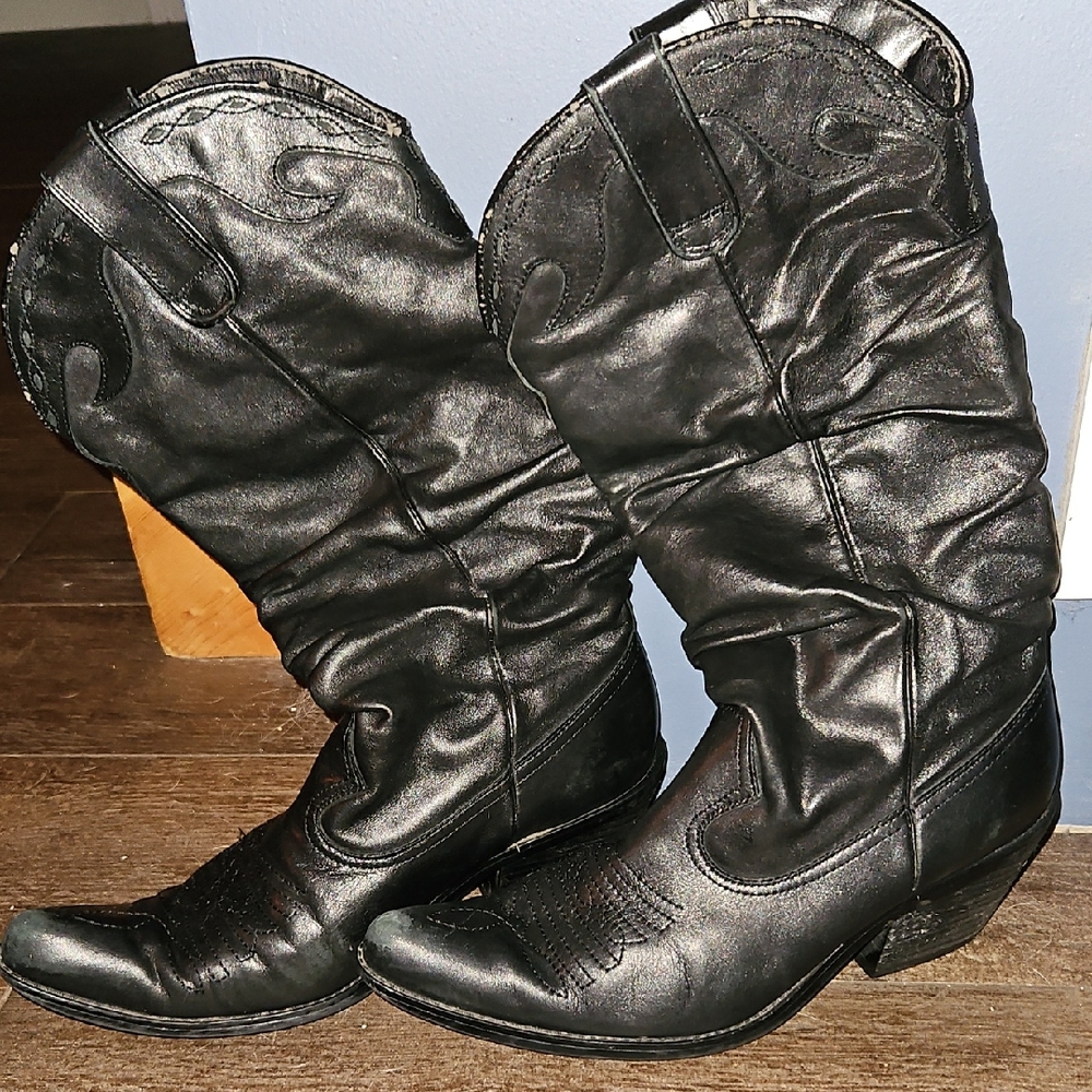 Black Leather Slouchy Cowboy Boots